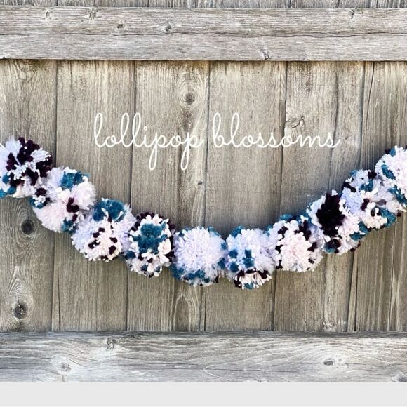 Colorful Pom Pom Garland - Picture 1 of 6
